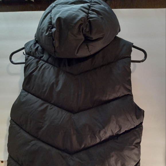 Zara Kids Collections Boys Puffer 8/9 Black Sleeveless Hooded Zippered Vest - Picture 2 of 14